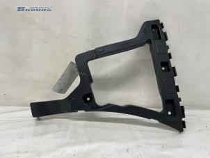 Gebruikte Bumpersteun rechts-achter Lynk &amp; Co 01 1.5 PHEV Prijs € 30,00 Margeregeling aangeboden door Autobedrijf Brooks