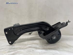 Gebruikte Draagarm links-achter Lynk &amp; Co 01 1.5 PHEV Prijs € 100,00 Margeregeling aangeboden door Autobedrijf Brooks