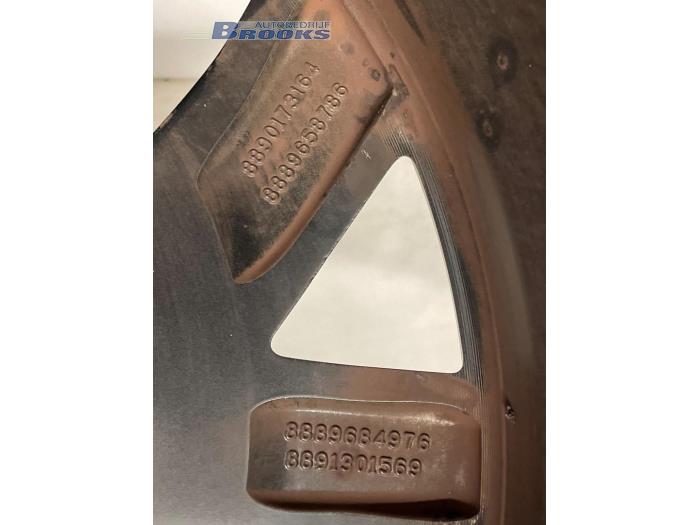 Sportvelgen Set van een Lynk & Co 01 1.5 PHEV 2021