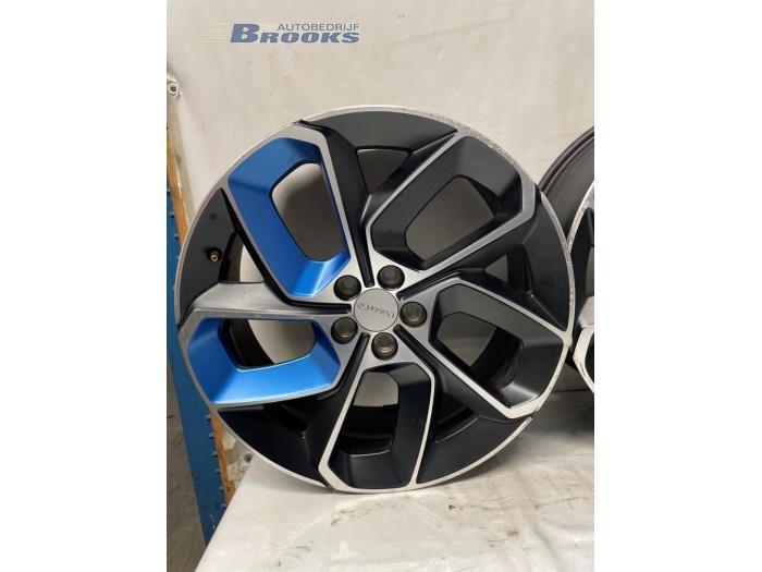 Sportvelgen Set van een Lynk & Co 01 1.5 PHEV 2021