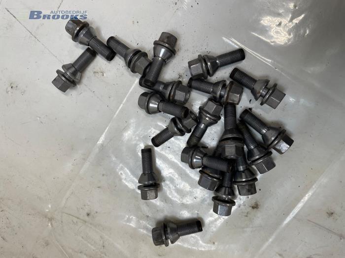 Sportvelgen Set van een Lynk & Co 01 1.5 PHEV 2021