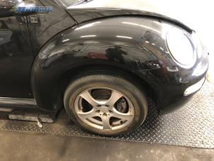 Gebruikte Scherm rechts-voor Volkswagen New Beetle (1Y7) 1.4 16V Prijs € 45,00 Margeregeling aangeboden door Autobedrijf Brooks