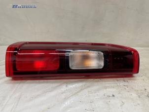 Gebruikte Achterlicht links Renault Trafic (1FL/2FL/3FL/4FL) 2.0 dCi 16V 150 Prijs € 35,00 Margeregeling aangeboden door Autobedrijf Brooks