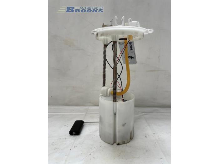 Gebruikte Tank element Pomp Jeep Compass II (MP) 1.3 4XE 240 16V 4x4 Prijs € 125,00 Margeregeling aangeboden door Autobedrijf Brooks