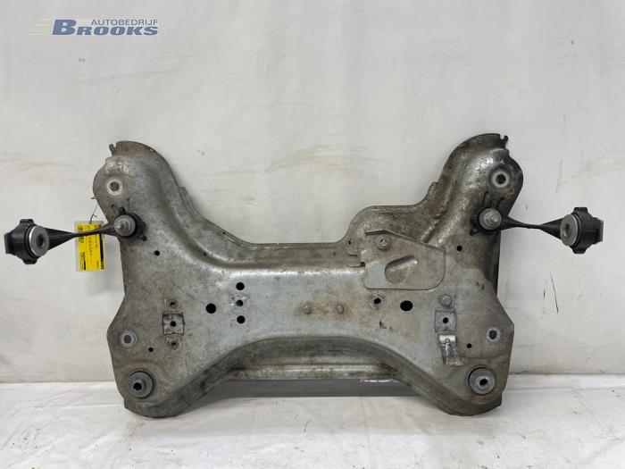 Gebruikte Subframe Renault Trafic (1FL/2FL/3FL/4FL) 2.0 dCi 16V 150 Prijs € 60,00 Margeregeling aangeboden door Autobedrijf Brooks