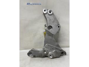 Gebruikte Motorsteun Volkswagen Multivan T7 1.4 eHybrid 16V Prijs € 15,00 Margeregeling aangeboden door Autobedrijf Brooks