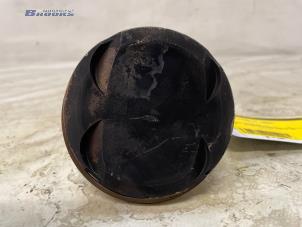 Gebruikte Zuiger Volkswagen Multivan T7 1.4 eHybrid 16V Prijs € 90,00 Margeregeling aangeboden door Autobedrijf Brooks