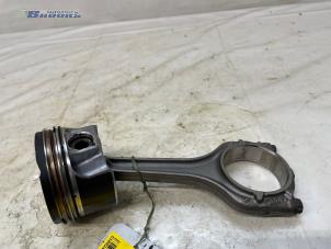 Gebruikte Zuiger Volkswagen Multivan T7 1.4 eHybrid 16V Prijs € 150,00 Margeregeling aangeboden door Autobedrijf Brooks