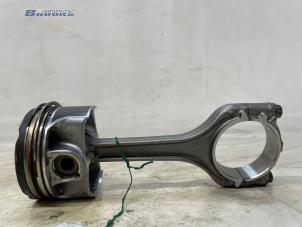 Gebruikte Zuiger Volkswagen Multivan T7 1.4 eHybrid 16V Prijs € 150,00 Margeregeling aangeboden door Autobedrijf Brooks