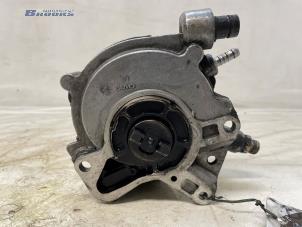 Gebruikte Vacuumpomp (Diesel) Volkswagen Transporter T5 2.5 TDi 4Motion Prijs € 150,00 Margeregeling aangeboden door Autobedrijf Brooks