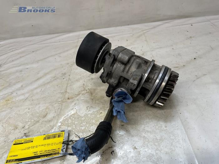 Gebruikte Servopomp Volkswagen Transporter T5 2.5 TDi 4Motion Prijs € 60,00 Margeregeling aangeboden door Autobedrijf Brooks