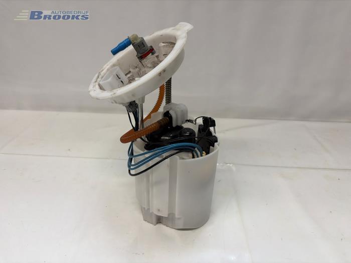 Gebruikte Tank element Pomp Mini Mini Convertible (F57) 2.0 16V Cooper S Prijs € 20,00 Margeregeling aangeboden door Autobedrijf Brooks