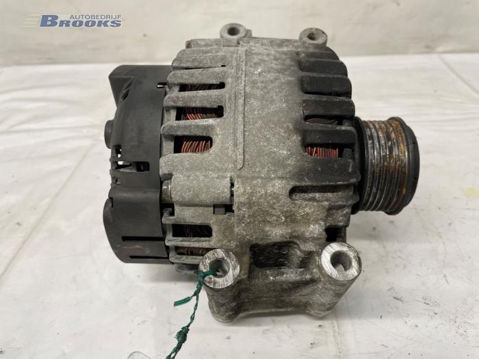 Gebruikte Dynamo Audi A5 (8T3) 3.2 FSI V6 24V Prijs € 35,00 Margeregeling aangeboden door Autobedrijf Brooks