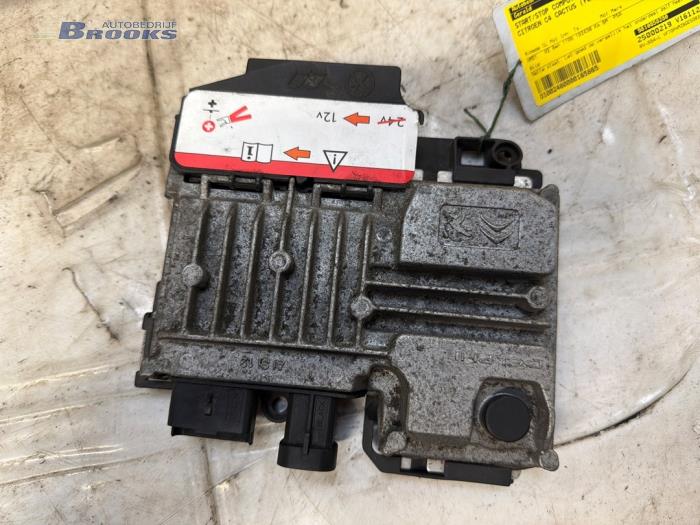 Gebruikte Start/Stop computer Citroen C4 Cactus (0B/0P) 1.2 PureTech 82 12V Prijs € 30,00 Margeregeling aangeboden door Autobedrijf Brooks