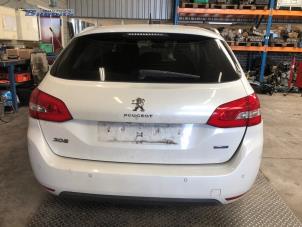 Gebruikte Bumperbalk achter Peugeot 308 SW (L4/L9/LC/LJ/LR) 1.6 BlueHDi 120 Prijs € 25,00 Margeregeling aangeboden door Autobedrijf Brooks