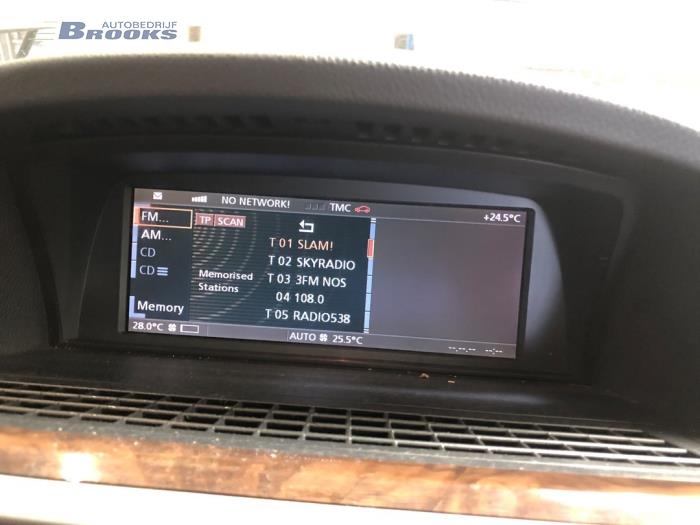 Gebruikte Display Interieur BMW 7 serie (E65/E66/E67) 735i,Li 3.6 V8 32V Prijs € 225,00 Margeregeling aangeboden door Autobedrijf Brooks