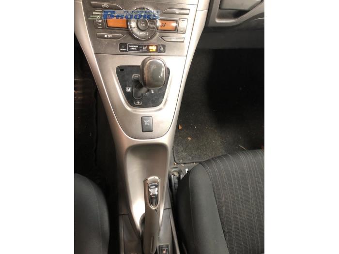 Gebruikte Versnellingspook Toyota Auris (E15) 1.6 Dual VVT-i 16V Prijs € 35,00 Margeregeling aangeboden door Autobedrijf Brooks