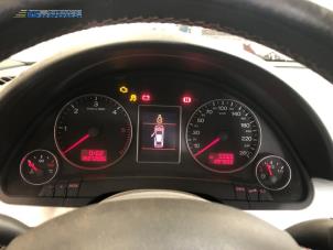 Gebruikte Tellerklok Audi A4 Avant (B7) 2.0 TDI Prijs € 50,00 Margeregeling aangeboden door Autobedrijf Brooks