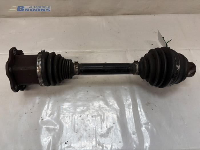 Gebruikte Steekas links-voor Audi A4 Avant (B7) 2.0 TDI Prijs € 30,00 Margeregeling aangeboden door Autobedrijf Brooks