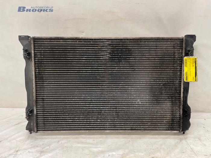 Gebruikte Radiateur Audi A4 Avant (B7) 2.0 TDI Prijs € 50,00 Margeregeling aangeboden door Autobedrijf Brooks