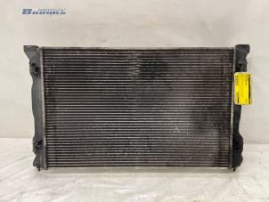 Gebruikte Radiateur Audi A4 Avant (B7) 2.0 TDI Prijs € 50,00 Margeregeling aangeboden door Autobedrijf Brooks