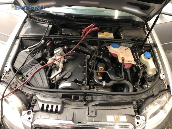Gebruikte Pomp Servo Audi A4 Avant (B7) 2.0 TDI Prijs € 25,00 Margeregeling aangeboden door Autobedrijf Brooks