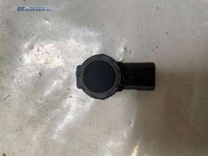 Gebruikte Parkeersensor Renault Trafic (1FL/2FL/3FL/4FL) 2.0 dCi 16V 150 Prijs € 25,00 Margeregeling aangeboden door Autobedrijf Brooks