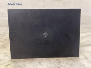 Gebruikte Draadloze oplader Renault Trafic (1FL/2FL/3FL/4FL) 2.0 dCi 16V 150 Prijs € 60,00 Margeregeling aangeboden door Autobedrijf Brooks