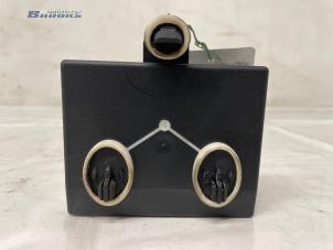 Gebruikte Centrale Deurvergrendelings Module Audi A5 (8T3) 3.2 FSI V6 24V Prijs € 10,00 Margeregeling aangeboden door Autobedrijf Brooks