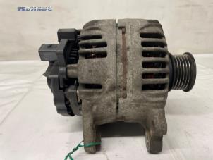 Gebruikte Dynamo Volkswagen Golf V (1K1) 1.4 16V Prijs € 20,00 Margeregeling aangeboden door Autobedrijf Brooks