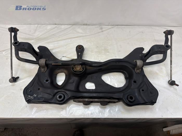 Gebruikte Subframe Volkswagen Golf VII (AUA) 1.6 TDI BMT 16V Prijs € 40,00 Margeregeling aangeboden door Autobedrijf Brooks