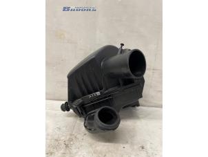 Gebruikte Luchtfilterhuis Opel Mokka/Mokka X X 1.4 Turbo 16V 4x2 Prijs € 30,00 Margeregeling aangeboden door Autobedrijf Brooks