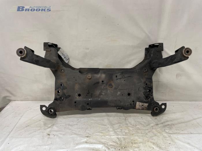 Gebruikte Subframe Ford Grand C-Max (DXA) 1.0 Ti-VCT EcoBoost 12V 125 Prijs € 50,00 Margeregeling aangeboden door Autobedrijf Brooks