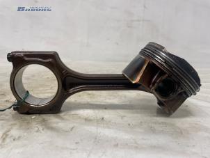 Gebruikte Zuiger BMW 1 serie (F20) 116i 1.6 16V Prijs € 65,00 Margeregeling aangeboden door Autobedrijf Brooks