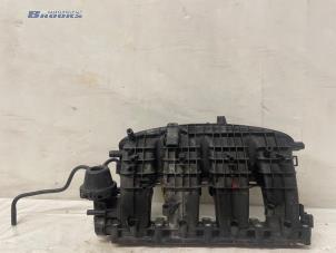 Gebruikte Inlaatspruitstuk Volkswagen Golf VII (AUA) 2.0 GTI 16V Prijs € 100,00 Margeregeling aangeboden door Autobedrijf Brooks