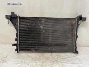 Gebruikte Radiateur Opel Movano 2.3 CDTi 16V FWD Prijs € 50,00 Margeregeling aangeboden door Autobedrijf Brooks