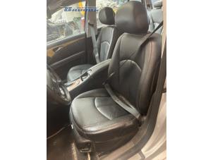 Gebruikte Veiligheidsgordel links-voor Mercedes E Combi 4-matic (S211) 3.0 E-320 CDI 24V Prijs € 45,00 Margeregeling aangeboden door Autobedrijf Brooks