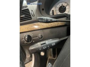 Gebruikte Combischakelaar Stuurkolom Mercedes E Combi 4-matic (S211) 3.0 E-320 CDI 24V Prijs € 50,00 Margeregeling aangeboden door Autobedrijf Brooks
