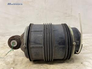 Gebruikte Luchtbalg Mercedes E Combi 4-matic (S211) 3.0 E-320 CDI 24V Prijs € 100,00 Margeregeling aangeboden door Autobedrijf Brooks