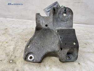 Gebruikte Motorsteun Volkswagen Touareg (7LA/7L6) 4.2 V8 40V Prijs € 25,00 Margeregeling aangeboden door Autobedrijf Brooks