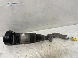 Gebruikte Mac Phersonpoot rechts-voor Audi E-Tron S (GEN) Quattro 95 kWh Prijs € 275,00 Margeregeling aangeboden door Autobedrijf Brooks