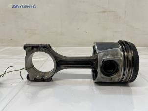 Gebruikte Zuiger Renault Trafic (1FL/2FL/3FL/4FL) 1.6 dCi 140 Twin Turbo Prijs € 75,00 Margeregeling aangeboden door Autobedrijf Brooks