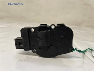 Gebruikte Kachelklep Motor Mercedes C (W204) 3.0 C-320 CDI V6 24V Prijs € 10,00 Margeregeling aangeboden door Autobedrijf Brooks