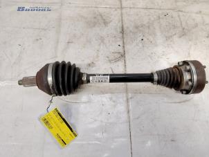 Gebruikte Cardanas links-voor (VWA) Skoda Fabia III Combi (NJ5) 1.2 TSI 16V Greentech Prijs € 30,00 Margeregeling aangeboden door Autobedrijf Brooks