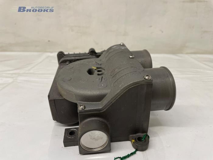 Gasklephuis van een Hyundai Nexo I FCEV FWD 2021