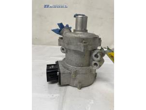 Gebruikte Waterpomp Hyundai Nexo I FCEV FWD Prijs € 100,00 Margeregeling aangeboden door Autobedrijf Brooks