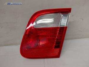 Gebruikte Achterlicht rechts BMW 3 serie (E46/4) 316i 16V Prijs € 20,00 Margeregeling aangeboden door Autobedrijf Brooks