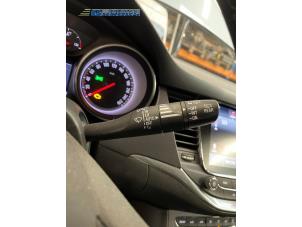 Gebruikte Combischakelaar Stuurkolom Opel Astra K Sports Tourer 1.6 CDTI 110 16V Prijs € 100,00 Margeregeling aangeboden door Autobedrijf Brooks