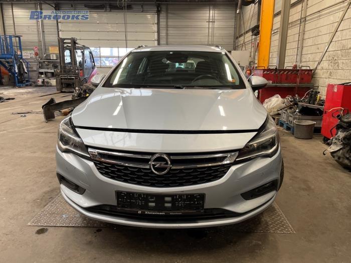 Gebruikte Tank element Pomp Opel Astra K Sports Tourer 1.6 CDTI 110 16V Prijs € 75,00 Margeregeling aangeboden door Autobedrijf Brooks