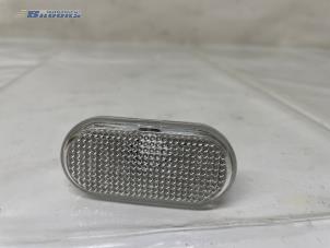 Gebruikte Clignoteur rechts Renault Trafic (1FL/2FL/3FL/4FL) 1.6 dCi 115 Prijs € 10,00 Margeregeling aangeboden door Autobedrijf Brooks